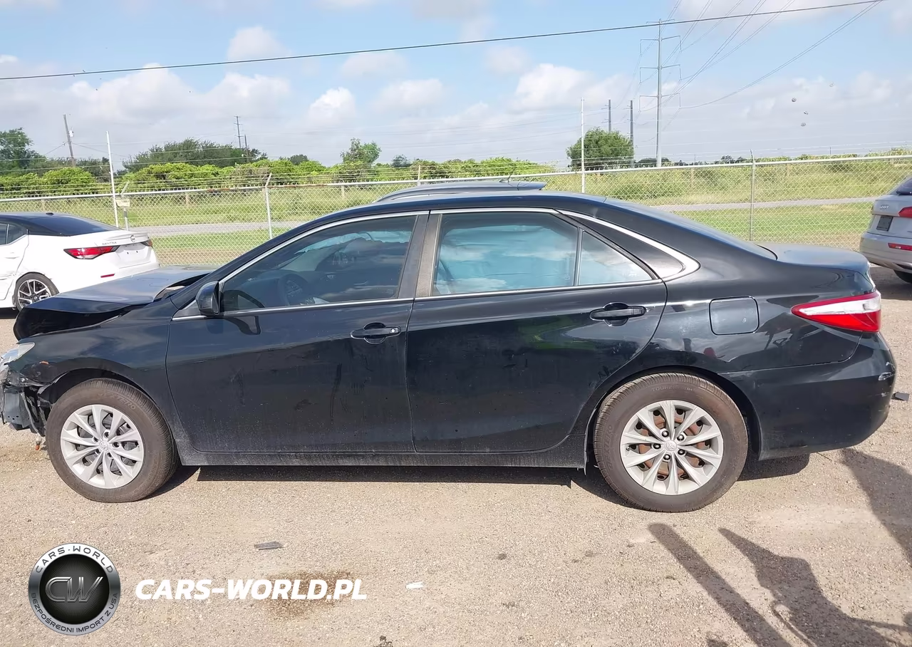 2017 Toyota Camry Le VIN:4T1BF1FK6HU347760 - 15