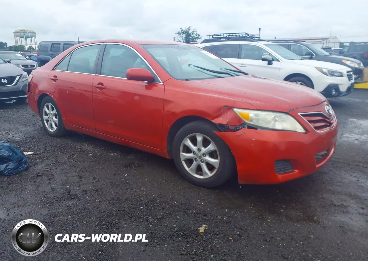 2011 Toyota Camry Le – zdjęcie 1 z 11
