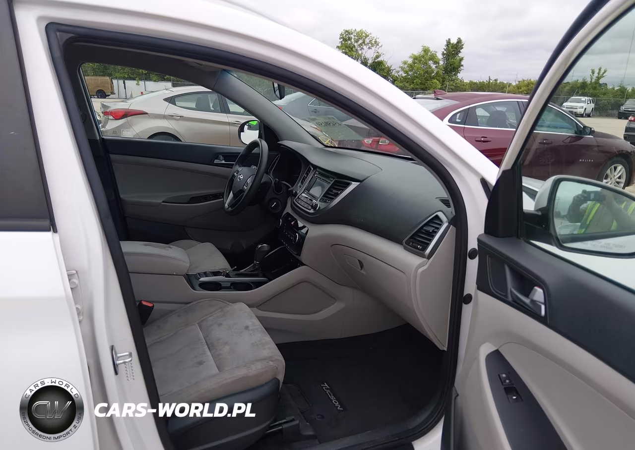 2016 Hyundai Tucson Se VIN:KM8J33A47GU245679 - 5