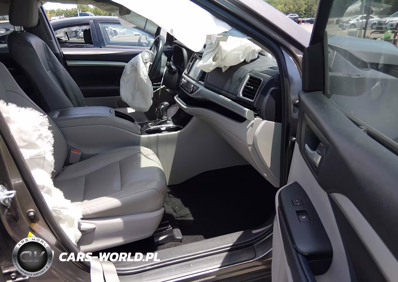 2016 Toyota Highlander Xle V6 VIN:5TDKKRFH3GS140085 - 5