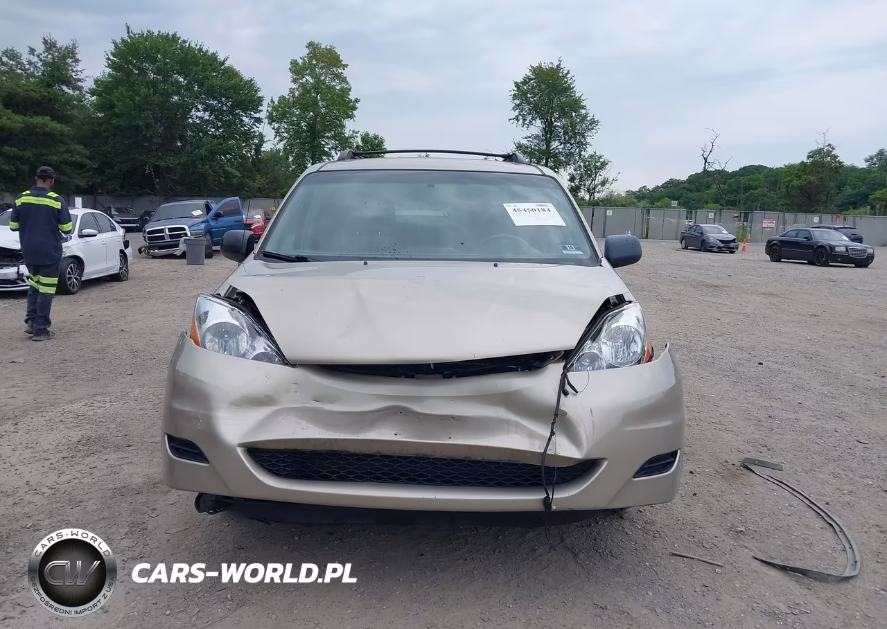 2009 Toyota Sienna Le VIN:5TDZK23CX9S243179 - 13
