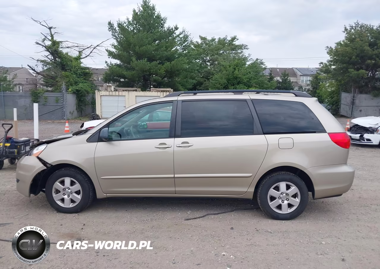 2009 Toyota Sienna Le VIN:5TDZK23CX9S243179 - 15