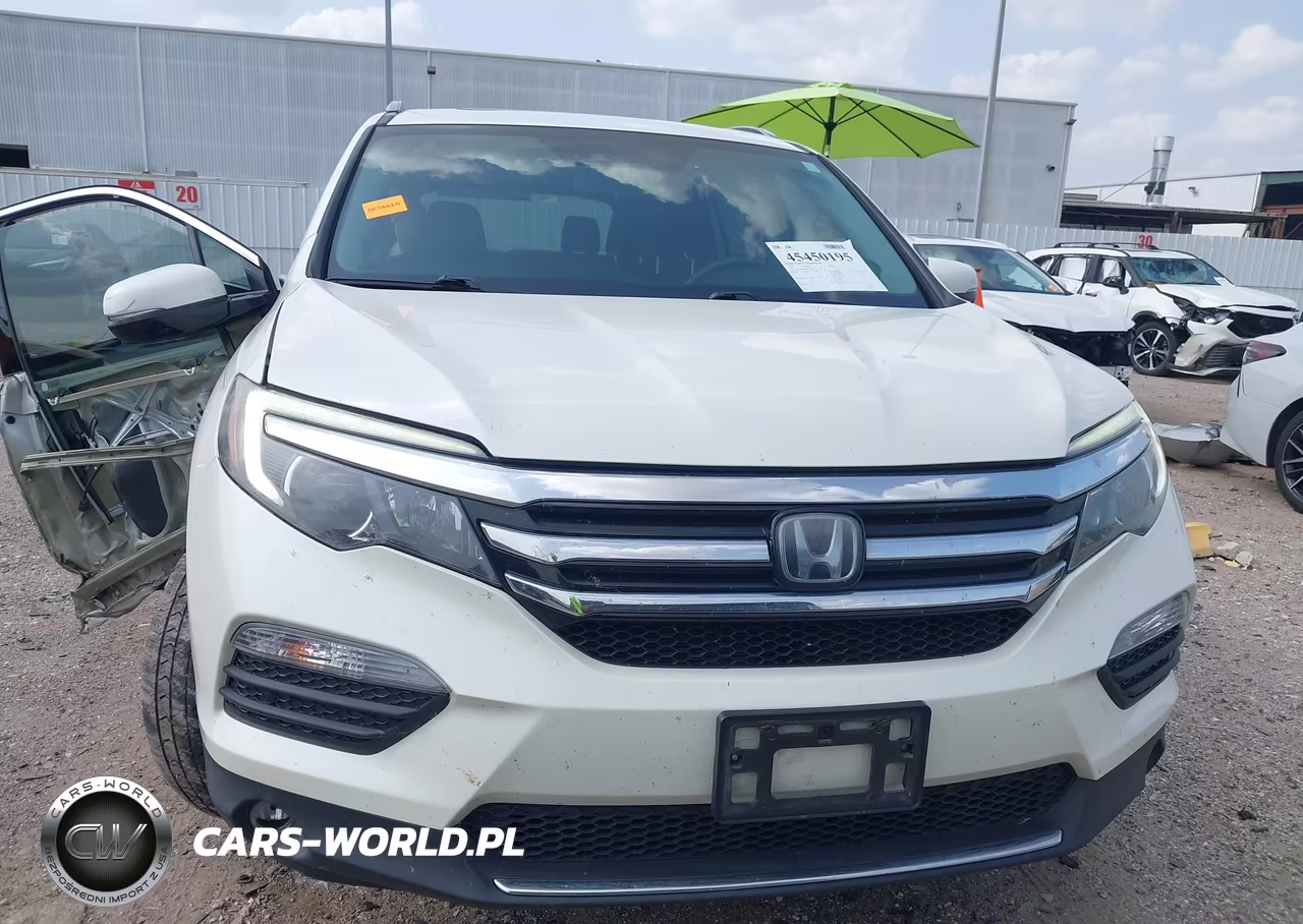 2018 Honda Pilot Elite VIN:5FNYF6H01JB035769 - 12