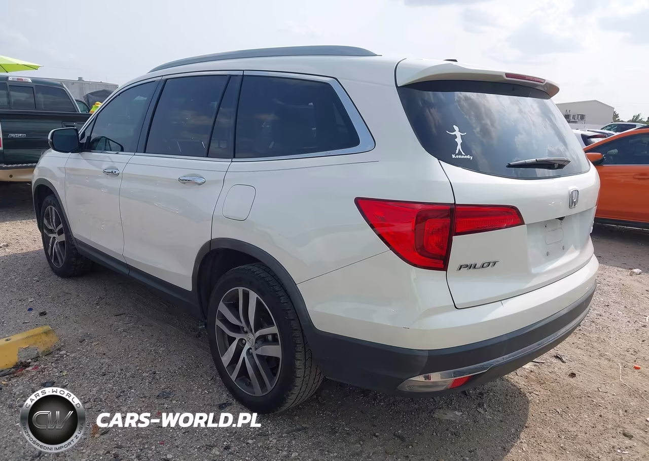 2018 Honda Pilot Elite VIN:5FNYF6H01JB035769 - 3