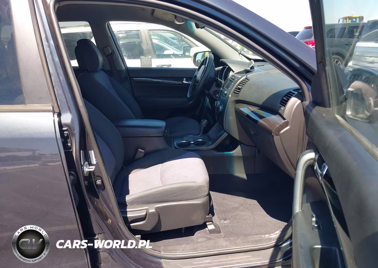 2013 Kia Sorento Lx VIN:5XYKT3A65DG363138 - 5