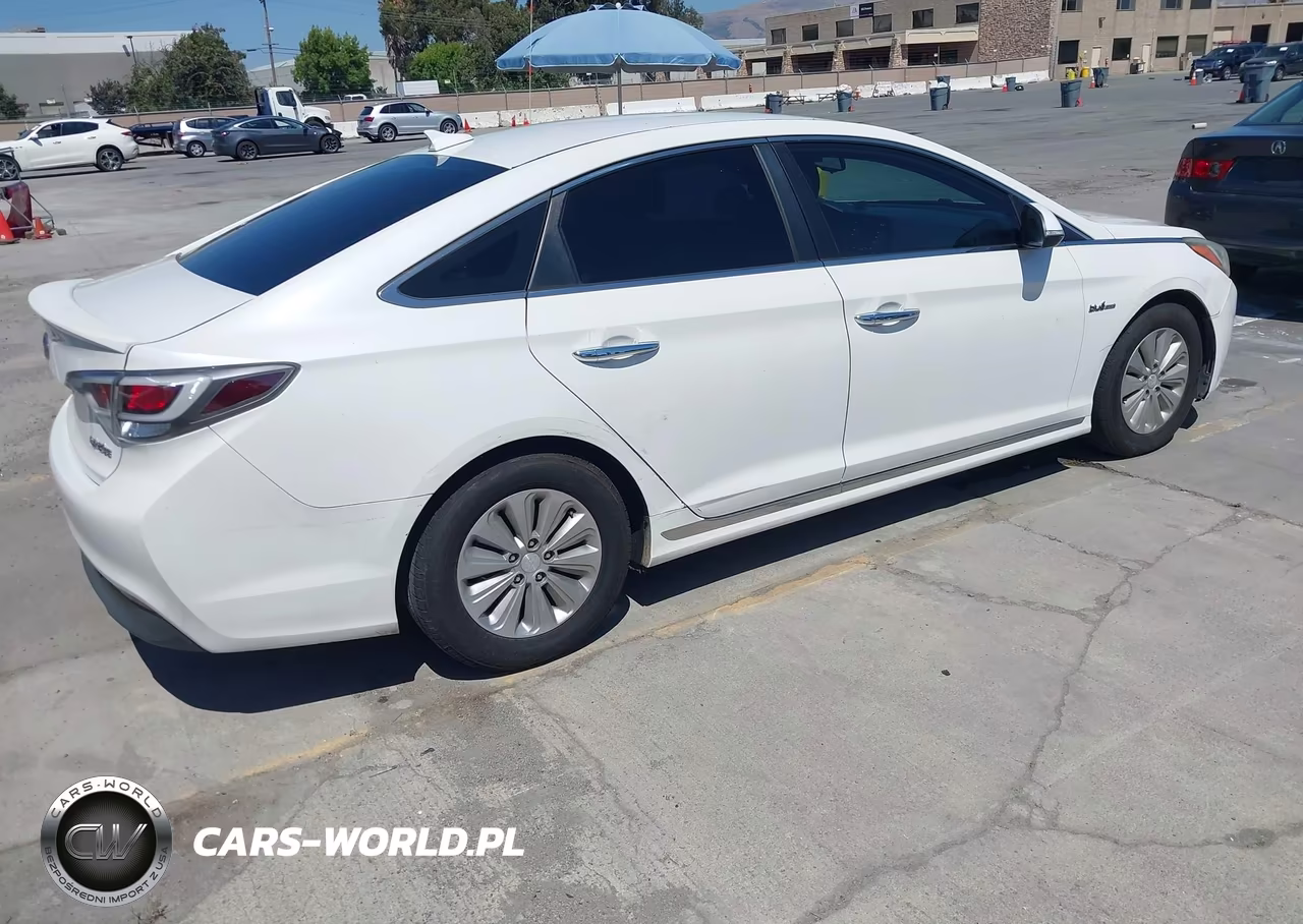 2016 Hyundai Sonata Hybrid Se VIN:KMHE24L14GA011451 - 4
