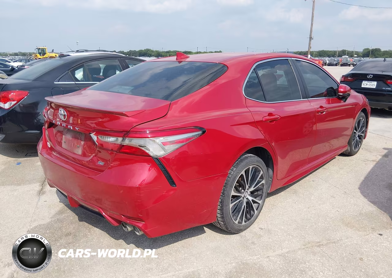 2019 Toyota Camry Se VIN:4T1B11HK7KU180425 - 4