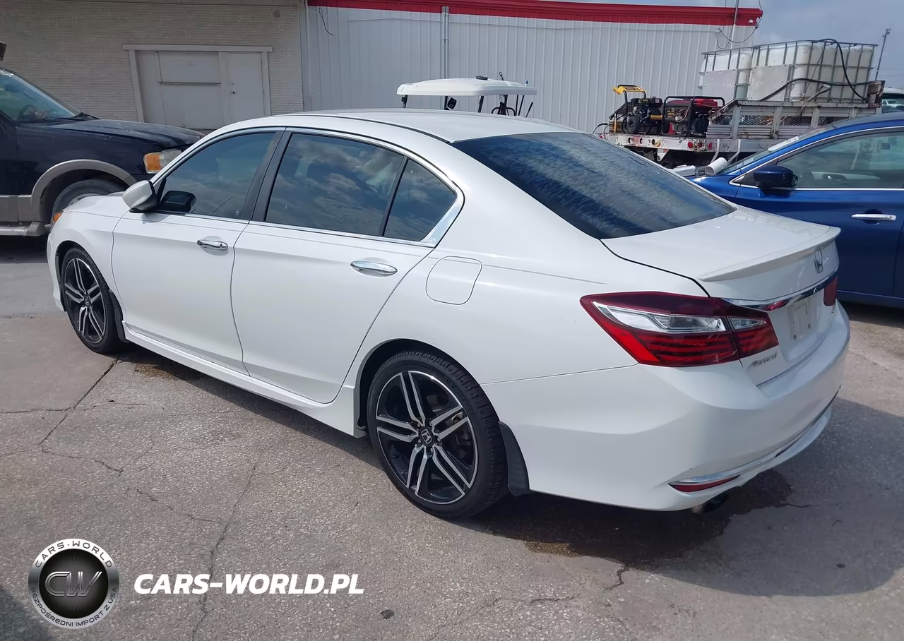2017 Honda Accord Sport VIN:1HGCR2F50HA160758 - 3