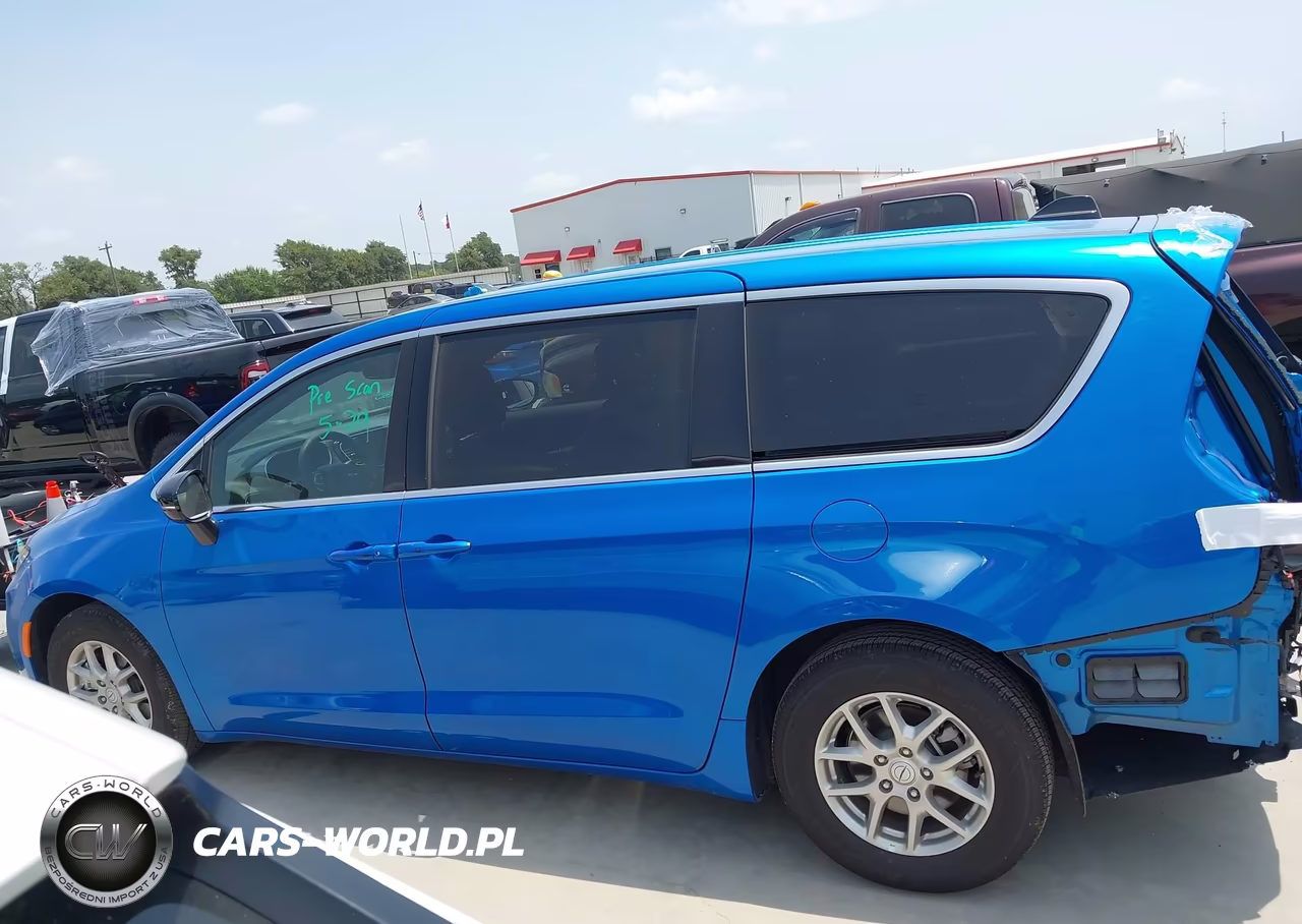 2026 Chrysler Pacifica Select VIN:2C4RC1BG9TR235957 - 15