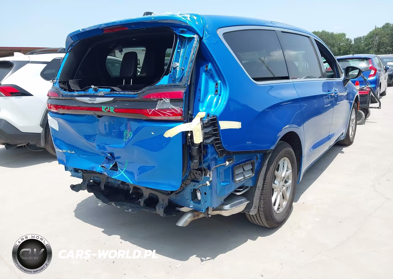 2026 Chrysler Pacifica Select VIN:2C4RC1BG9TR235957 - 4