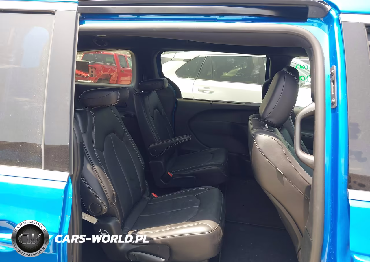 2026 Chrysler Pacifica Select VIN:2C4RC1BG9TR235957 - 8