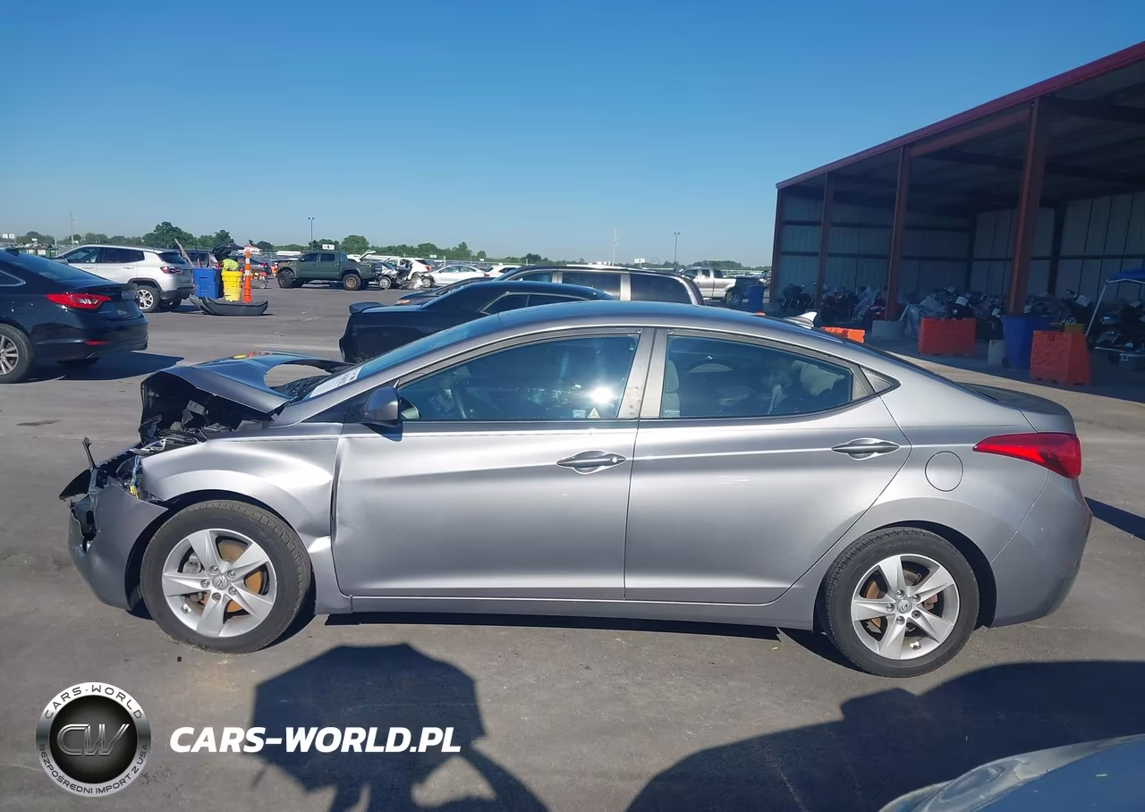 2013 Hyundai Elantra Gls VIN:KMHDH4AE5DU765775 - 14