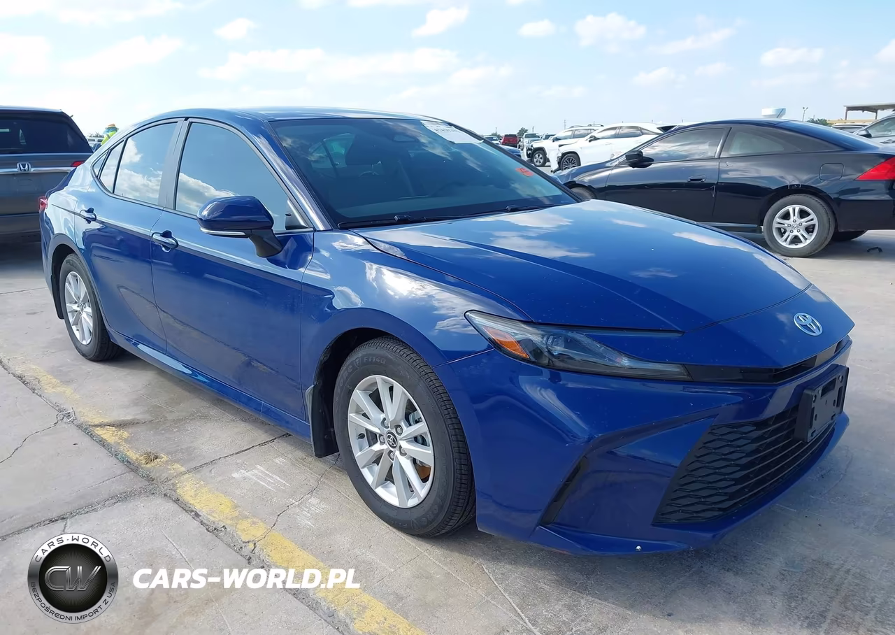 2025 Toyota Camry Le – zdjęcie 1 z 11
