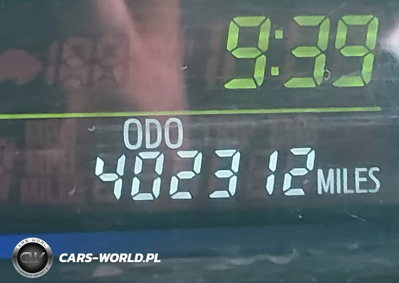 2015 Toyota Prius V Two VIN:JTDZN3EU3FJ036290 - 15