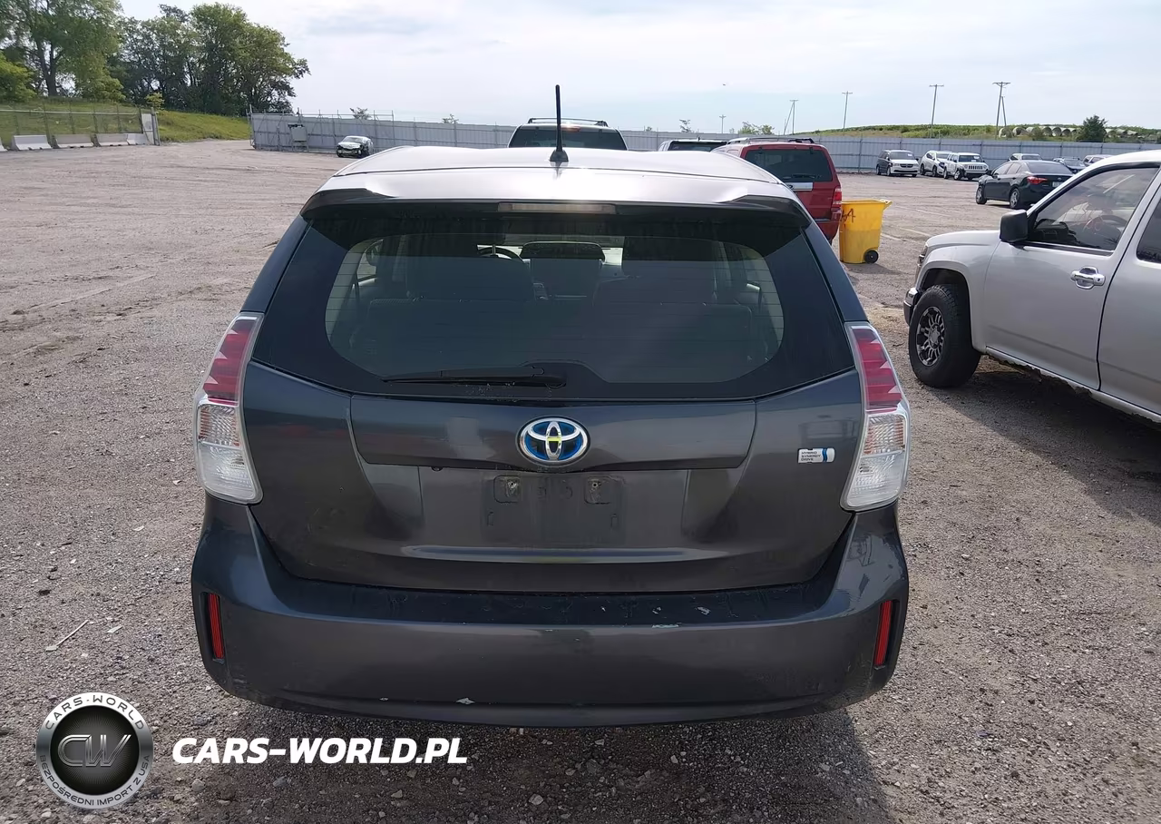 2015 Toyota Prius V Two VIN:JTDZN3EU3FJ036290 - 16