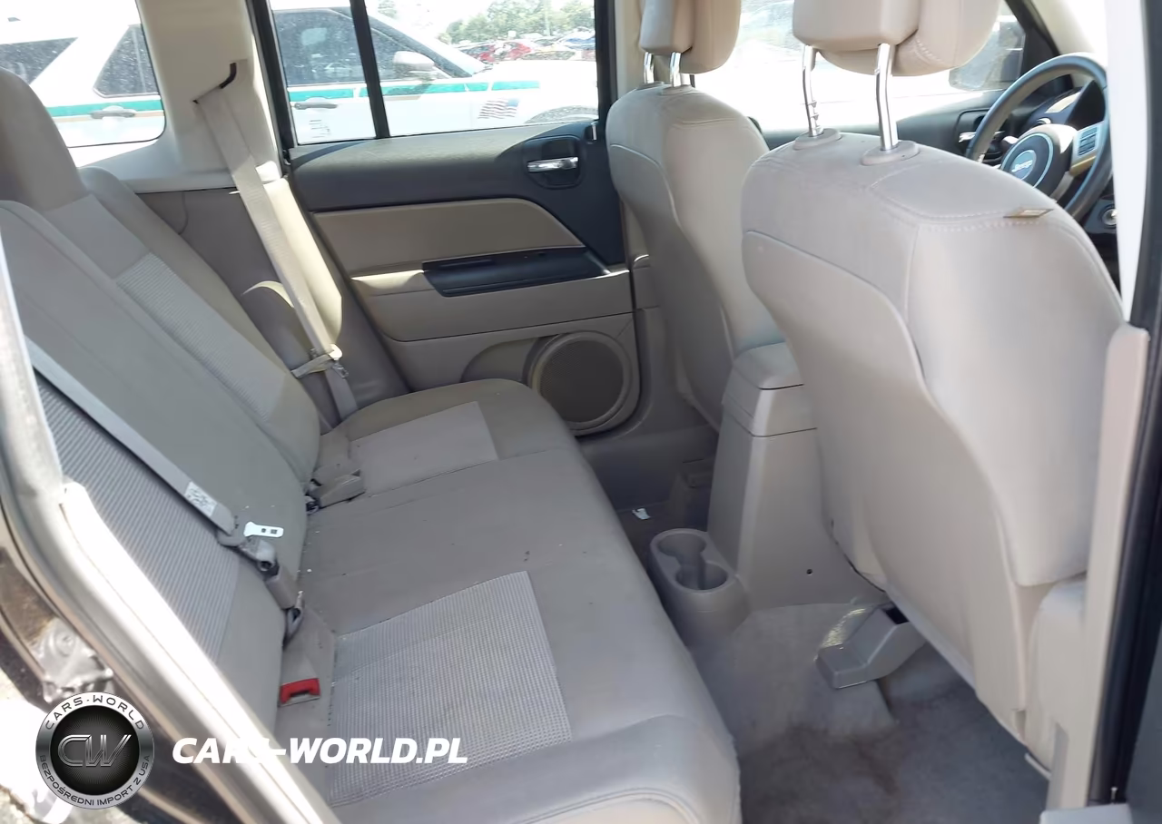 2014 Jeep Patriot Latitude VIN:1C4NJPFB6ED606665 - 8