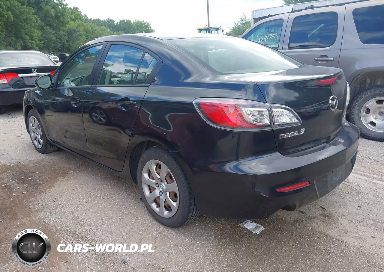 2012 Mazda Mazda3 I Sport VIN:JM1BL1UF7C1523681 - 3
