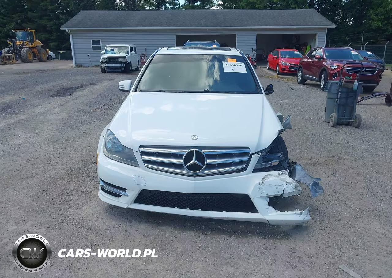 2013 Mercedes-Benz C 300 Sport 4Matic VIN:WDDGF8AB6DA774139 - 13