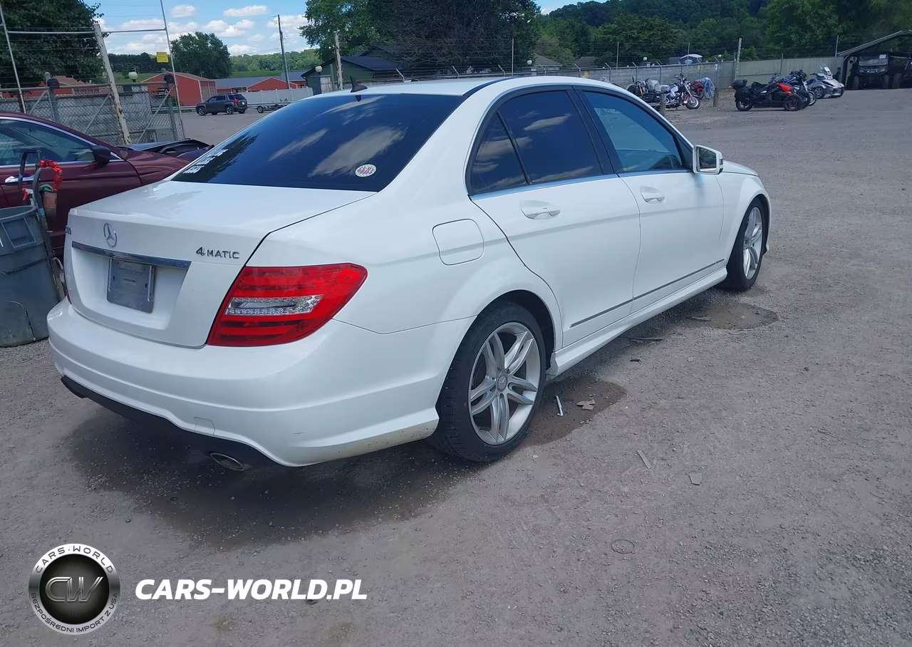 2013 Mercedes-Benz C 300 Sport 4Matic VIN:WDDGF8AB6DA774139 - 4