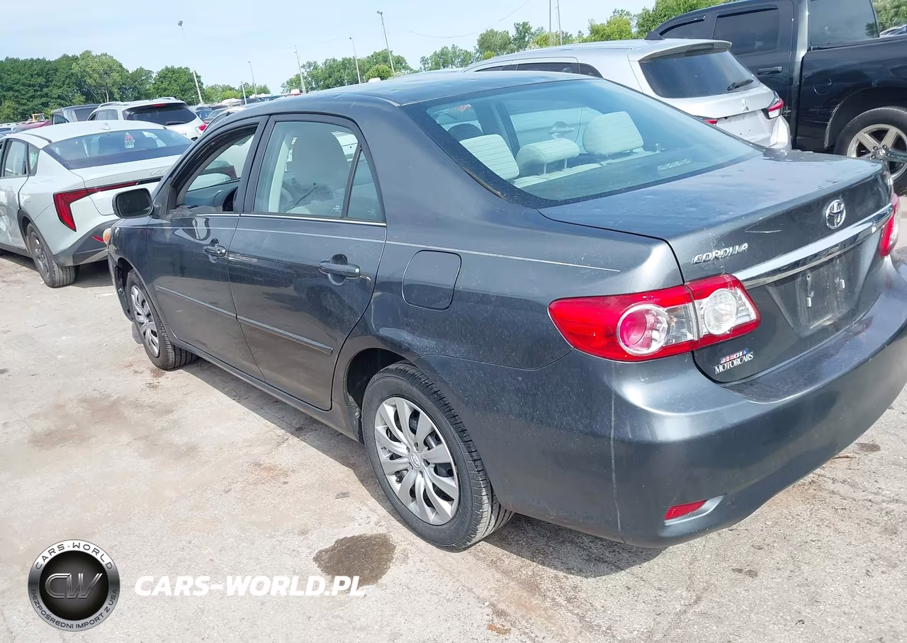 2013 Toyota Corolla Le VIN:2T1BU4EEXDC104399 - 3