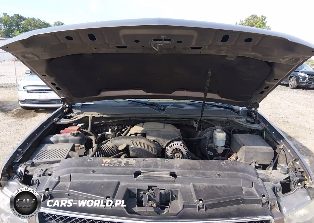 2013 Chevrolet Suburban Lt VIN:1GNSKJE71DR267011 - 10