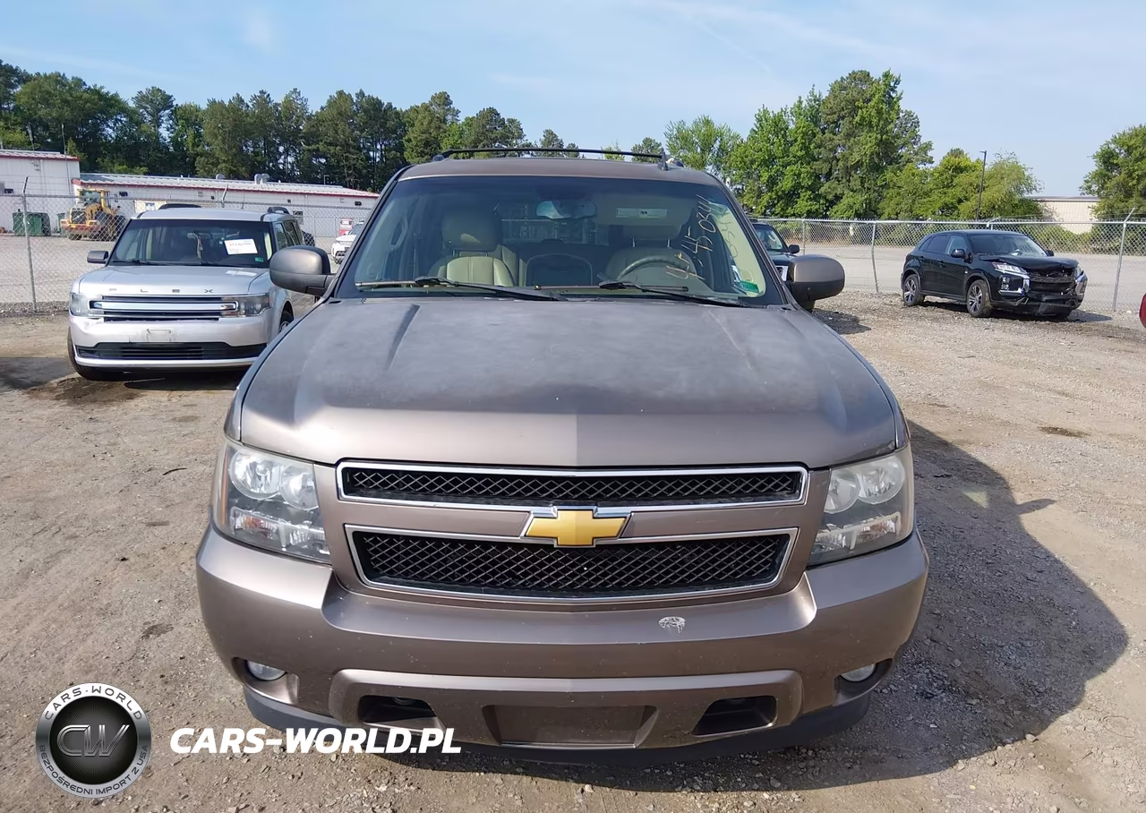 2013 Chevrolet Suburban Lt VIN:1GNSKJE71DR267011 - 12