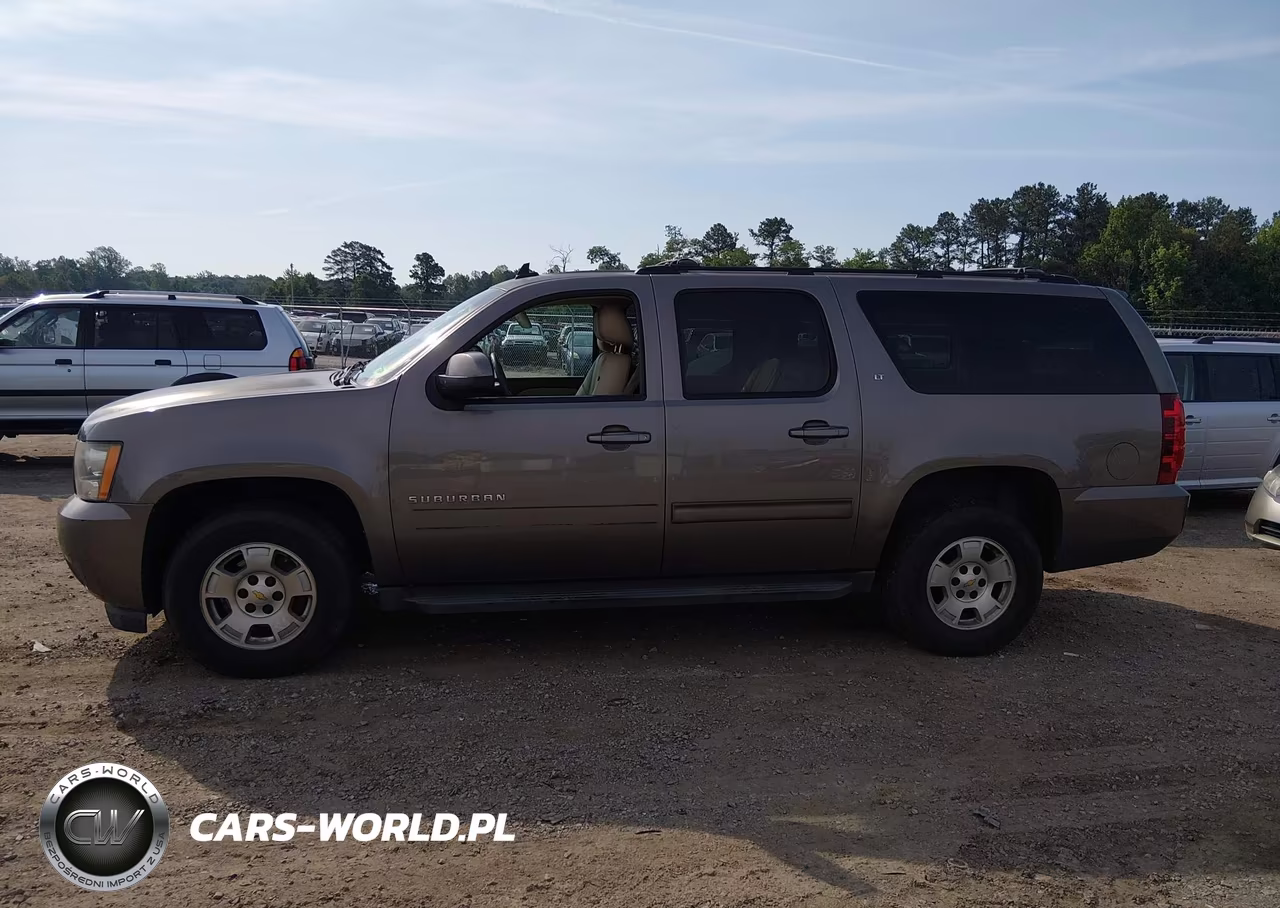 2013 Chevrolet Suburban Lt VIN:1GNSKJE71DR267011 - 14