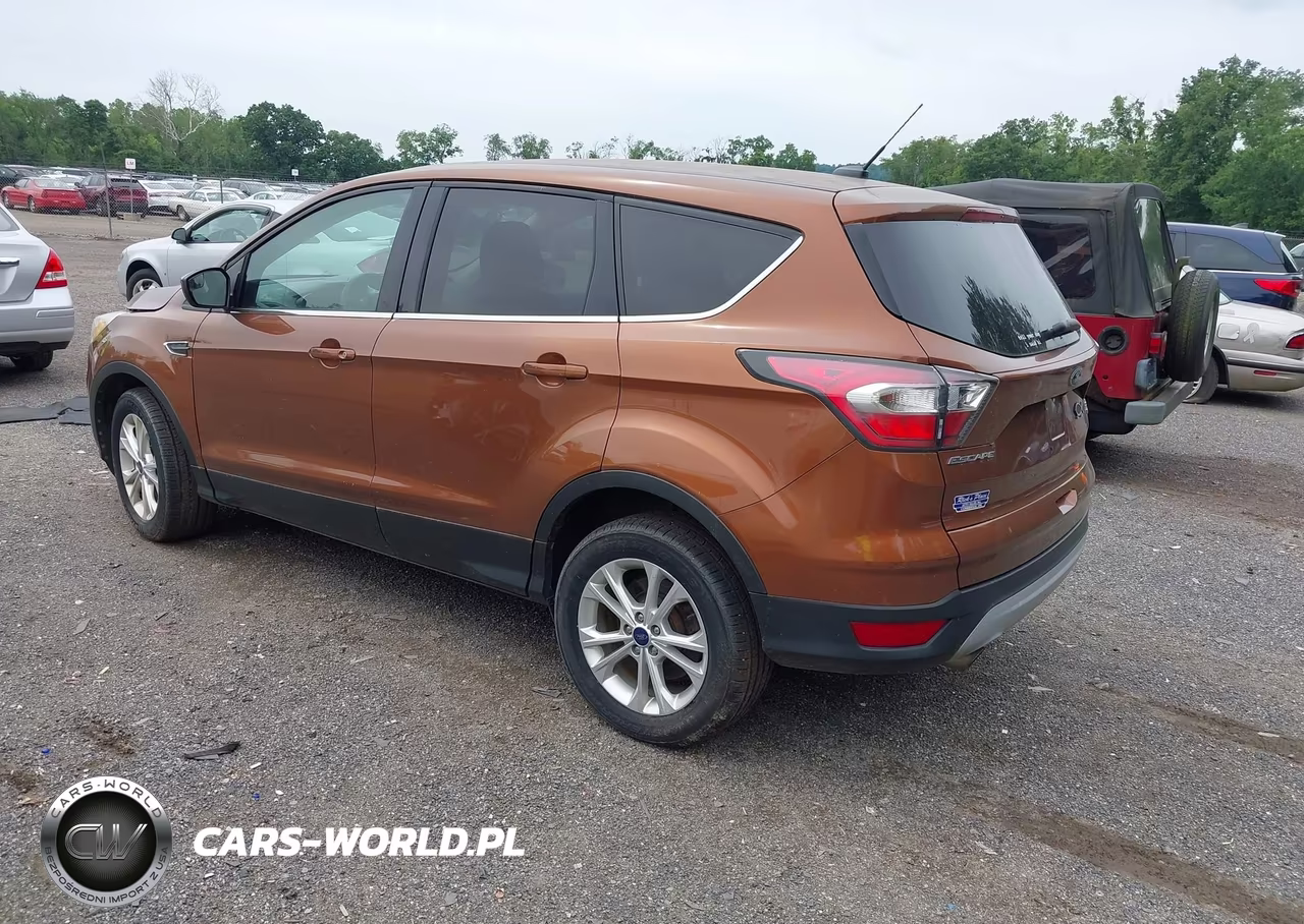 2017 Ford Escape Se VIN:1FMCU9GDXHUB39230 - 3