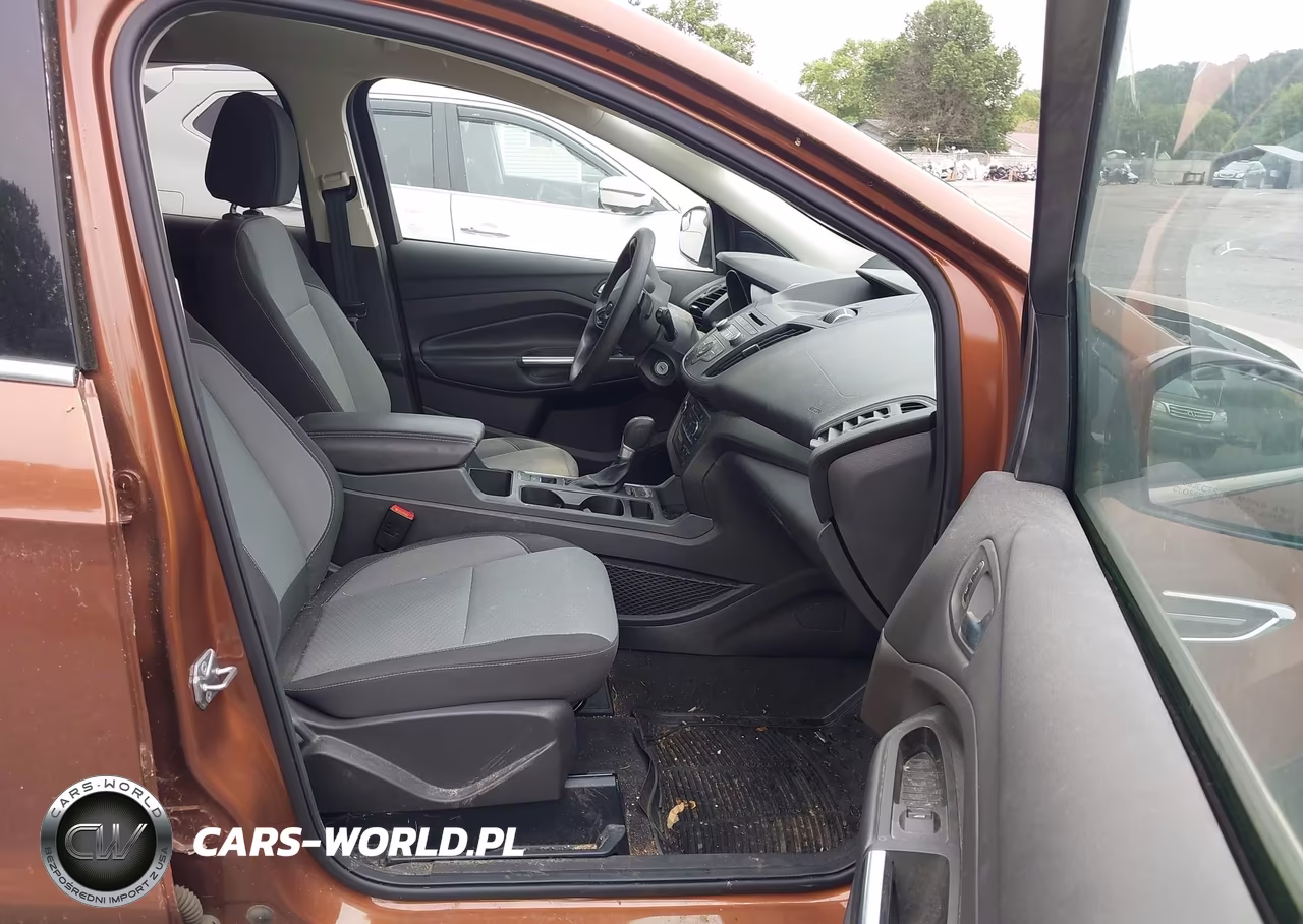 2017 Ford Escape Se VIN:1FMCU9GDXHUB39230 - 5