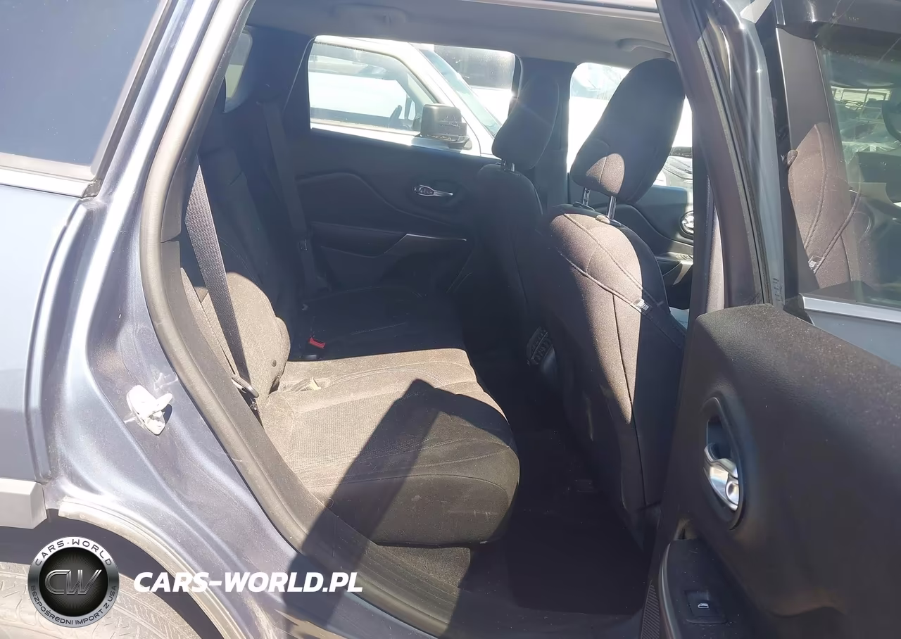 2019 Jeep Cherokee Latitude Fwd VIN:1C4PJLCB4KD381373 - 8
