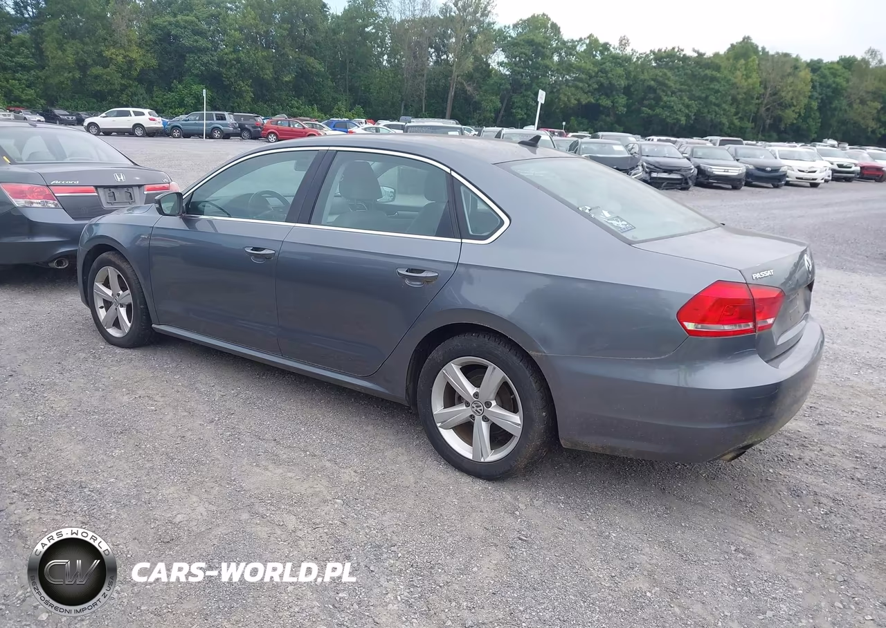 2015 Volkswagen Passat 1.8T Limited Edition VIN:1VWAT7A36FC117616 - 3