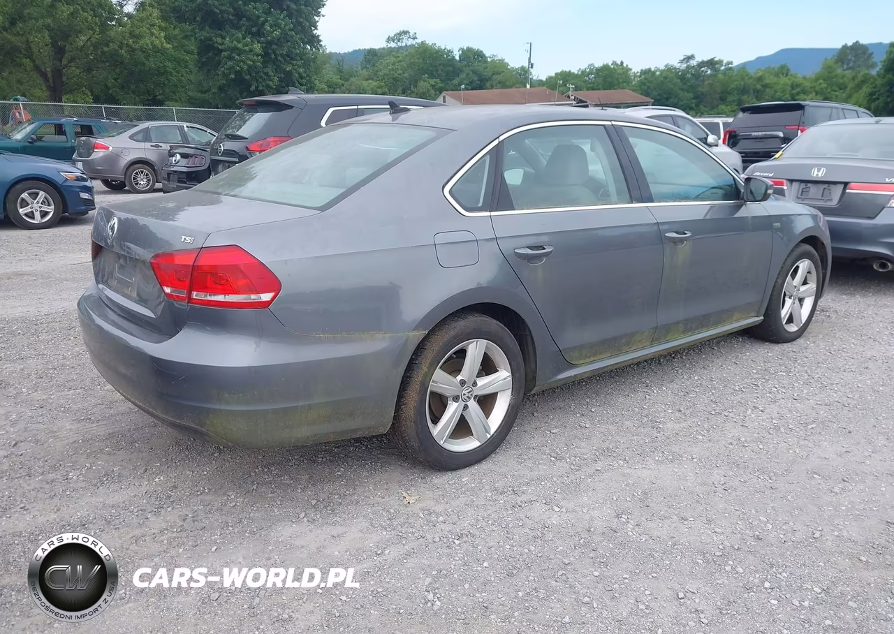2015 Volkswagen Passat 1.8T Limited Edition VIN:1VWAT7A36FC117616 - 4