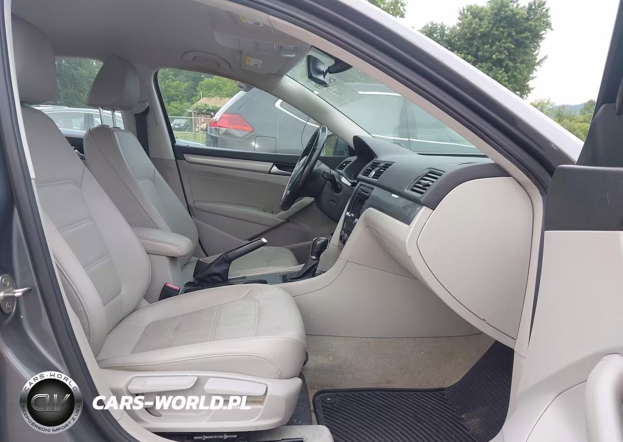 2015 Volkswagen Passat 1.8T Limited Edition VIN:1VWAT7A36FC117616 - 5
