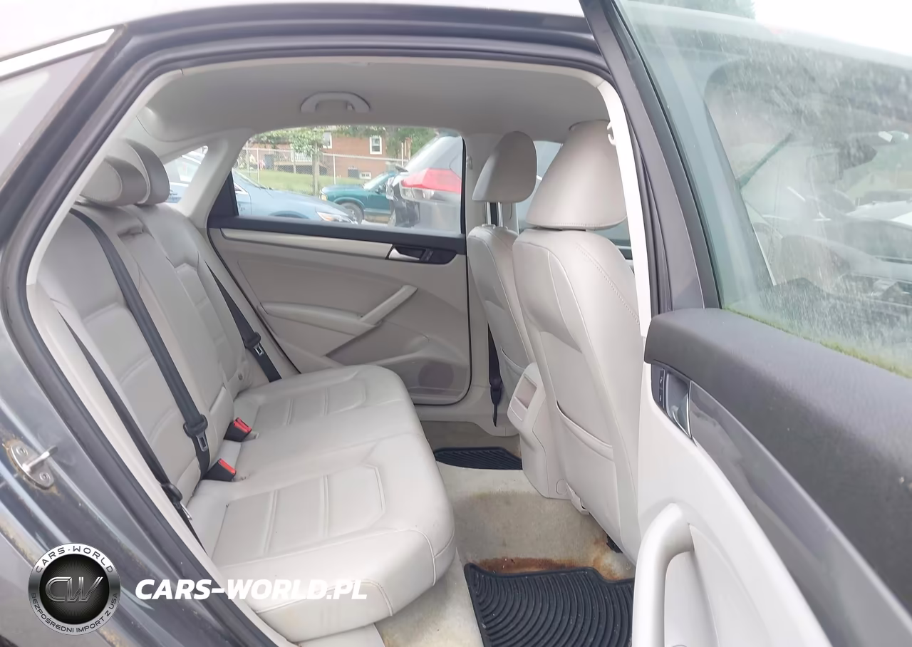 2015 Volkswagen Passat 1.8T Limited Edition VIN:1VWAT7A36FC117616 - 8