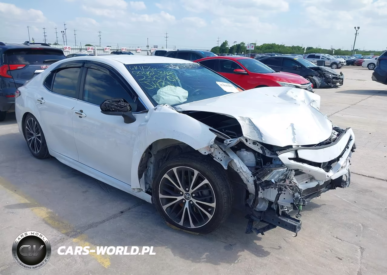 2019 Toyota Camry Se – zdjęcie 1 z 17