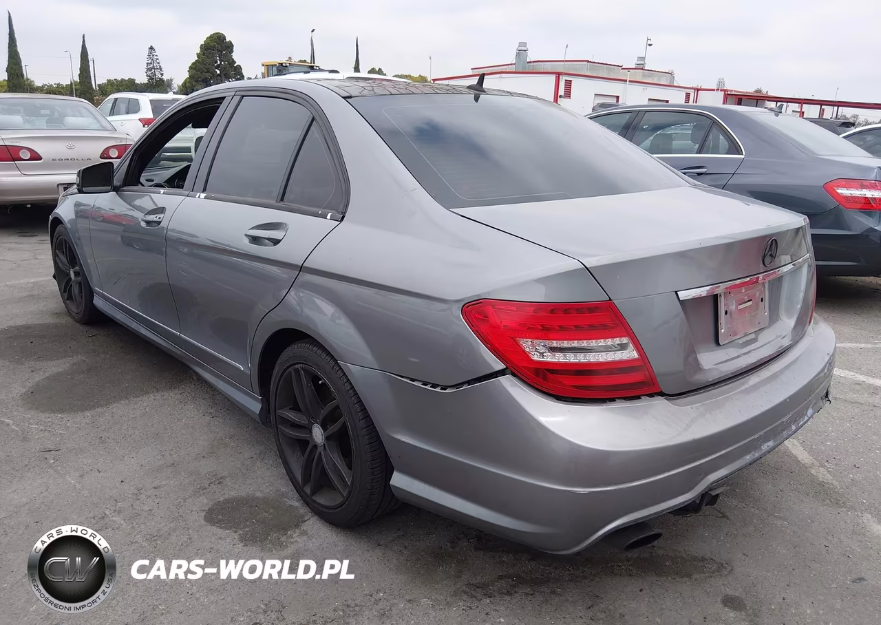 2012 Mercedes-Benz C 250 Sport VIN:WDDGF4HB3CR220099 - 3