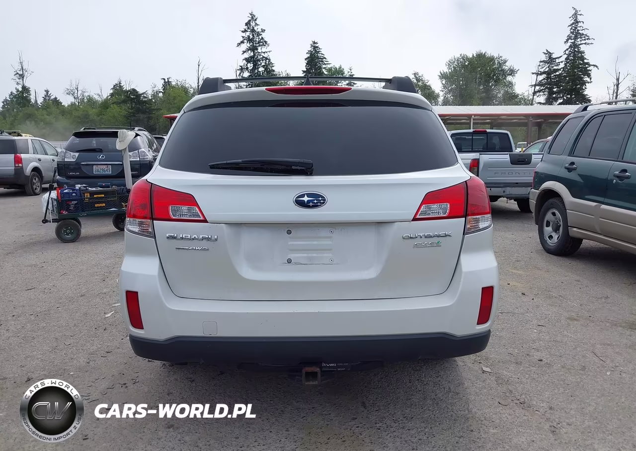 2014 Subaru Outback 2.5I Premium VIN:4S4BRBCC6E3253633 - 16