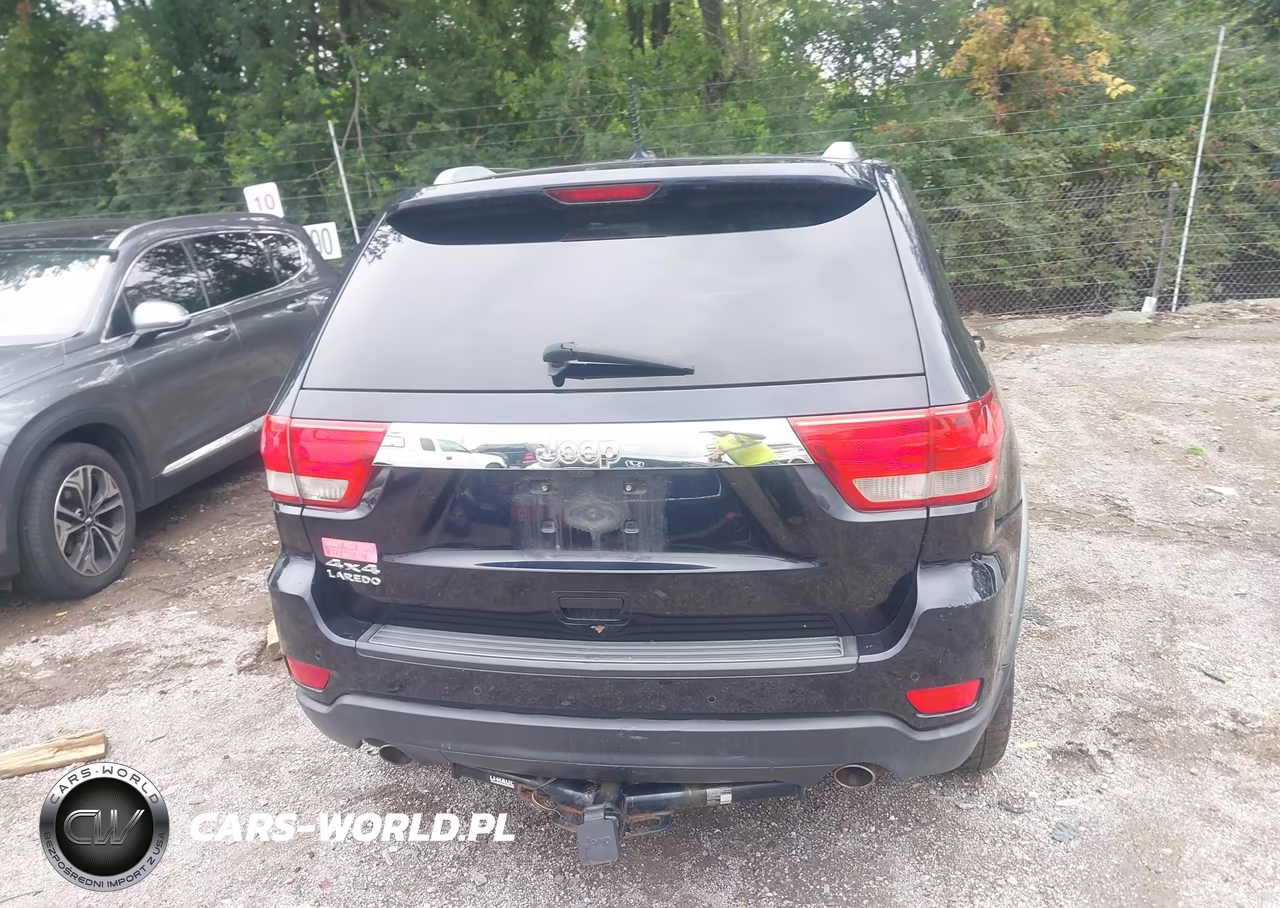 2011 Jeep Grand Cherokee Laredo VIN:1J4RR4GT1BC674142 - 13