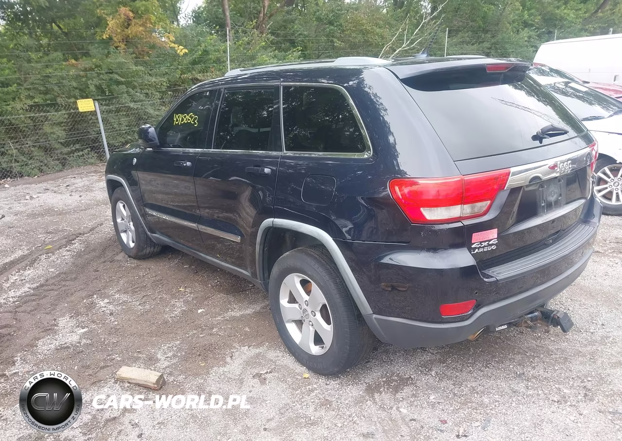 2011 Jeep Grand Cherokee Laredo VIN:1J4RR4GT1BC674142 - 3