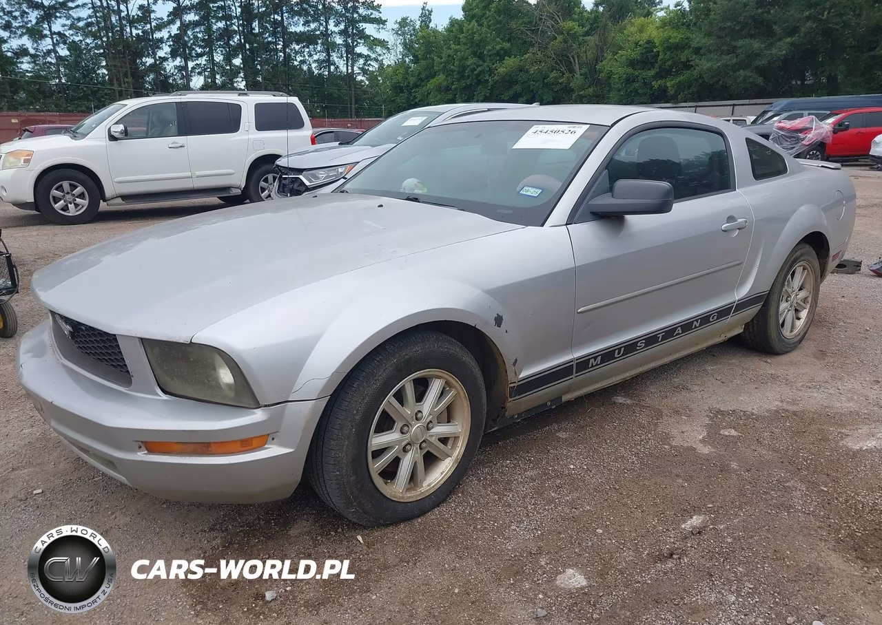 2008 Ford Mustang V6 Deluxe VIN:1ZVHT80N585169527 - 2