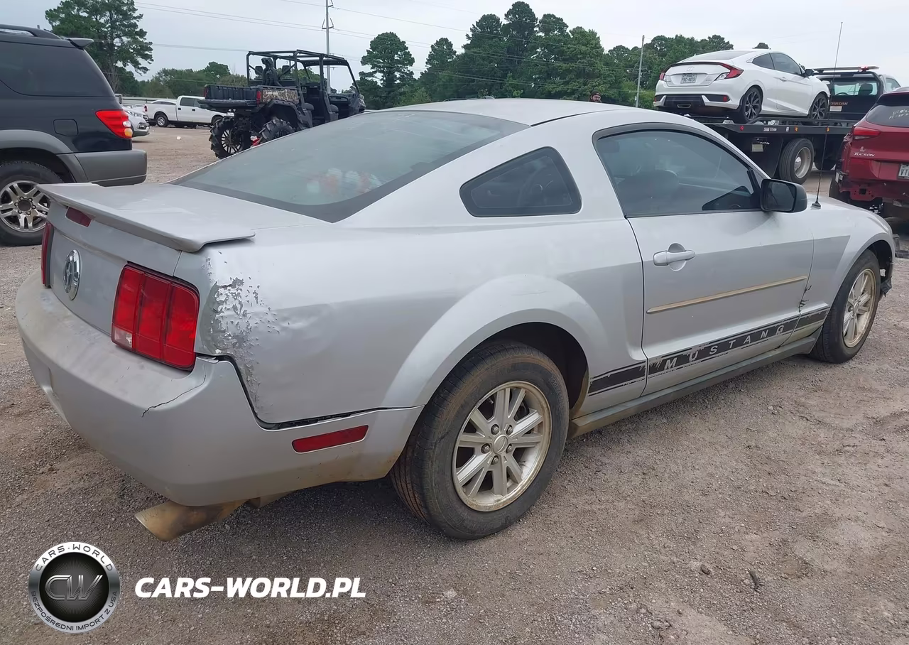 2008 Ford Mustang V6 Deluxe VIN:1ZVHT80N585169527 - 4
