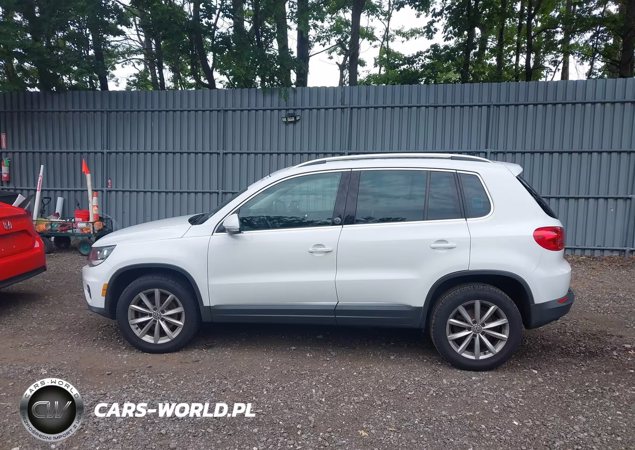 2017 Volkswagen Tiguan 2.0T Wolfsburg Edition VIN:WVGSV7AX0HK031372 - 14