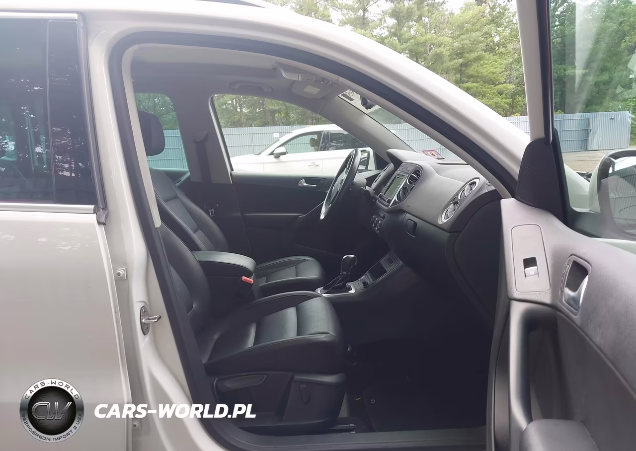 2017 Volkswagen Tiguan 2.0T Wolfsburg Edition VIN:WVGSV7AX0HK031372 - 5