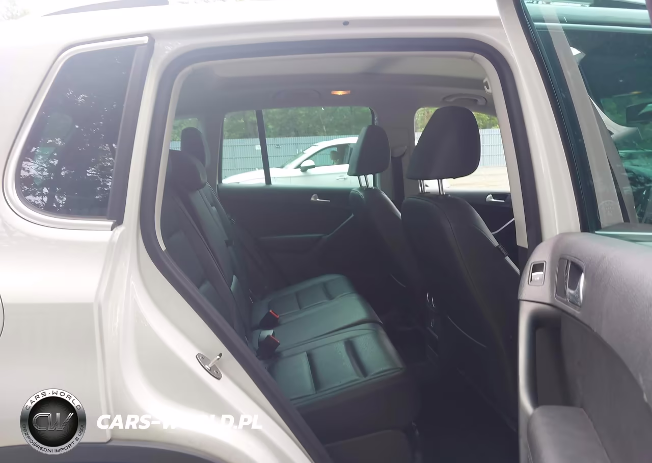 2017 Volkswagen Tiguan 2.0T Wolfsburg Edition VIN:WVGSV7AX0HK031372 - 8