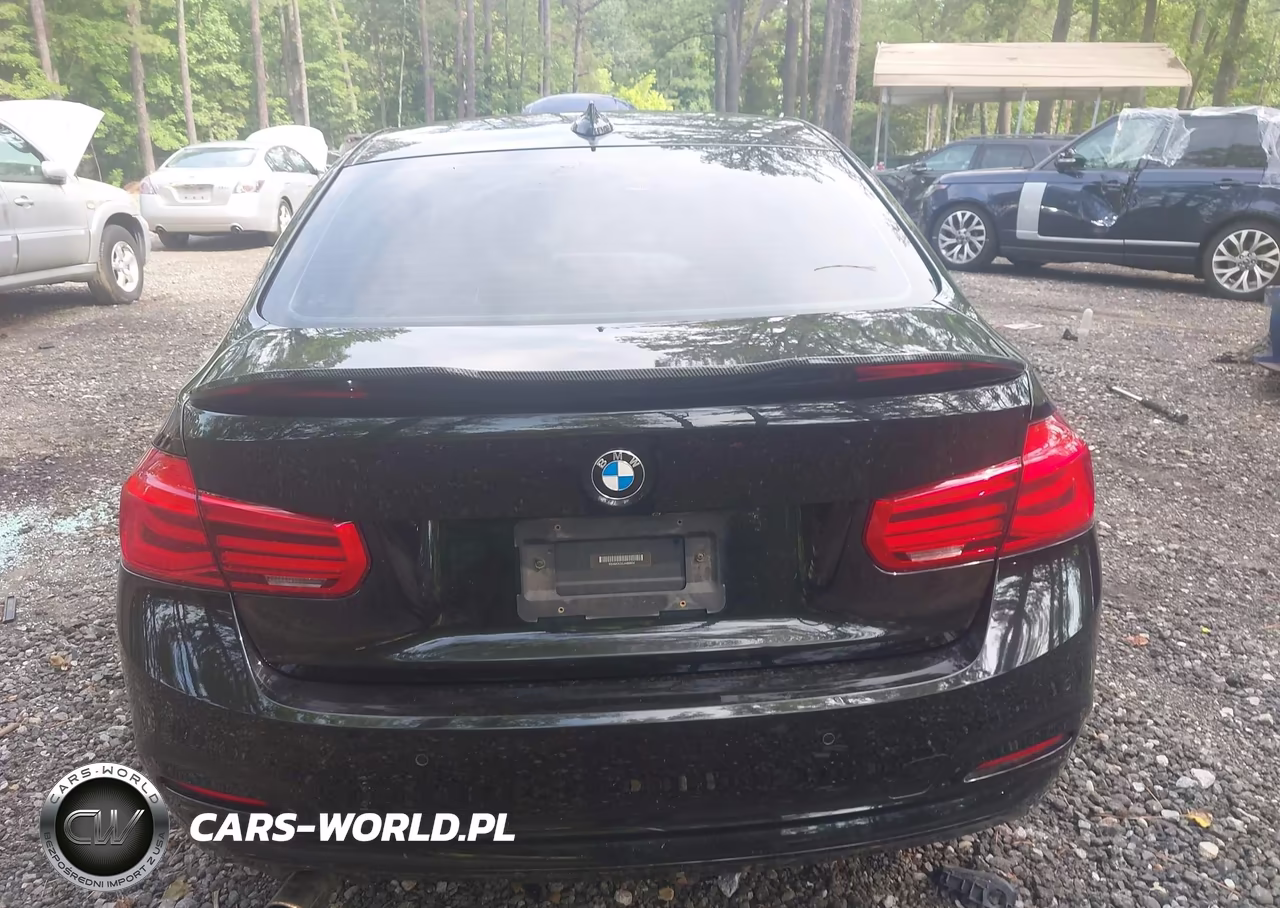 2018 BMW 320I xDrive VIN:WBA8A3C5XJA489654 - 16