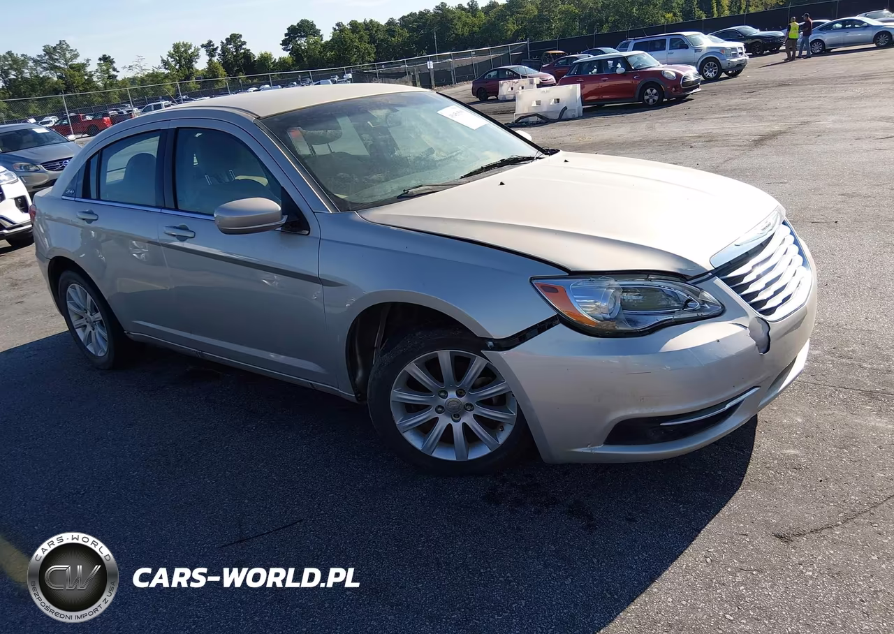 2014 Chrysler 200 Touring – zdjęcie 1 z 11