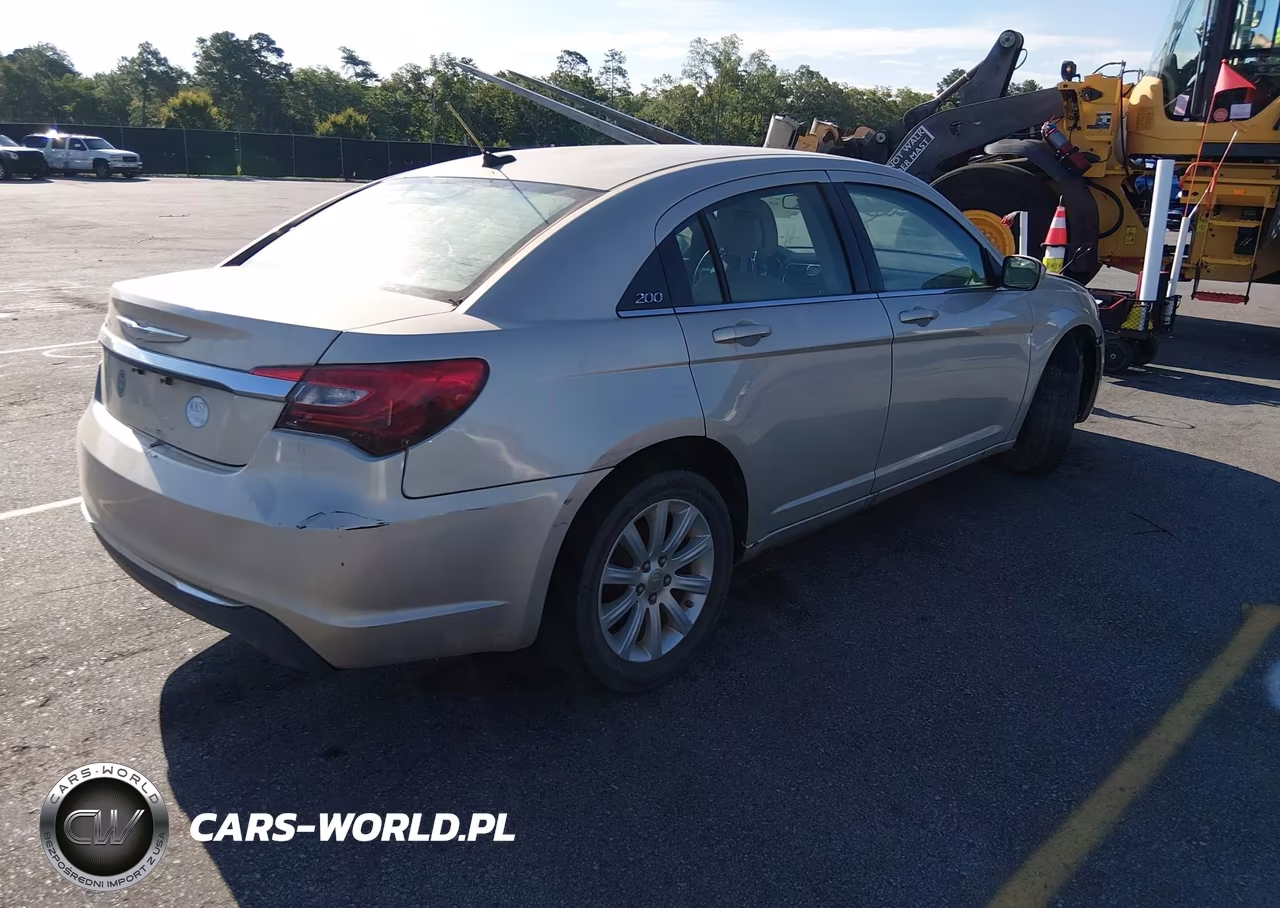 2014 Chrysler 200 Touring VIN:1C3CCBBB6EN171770 - 4