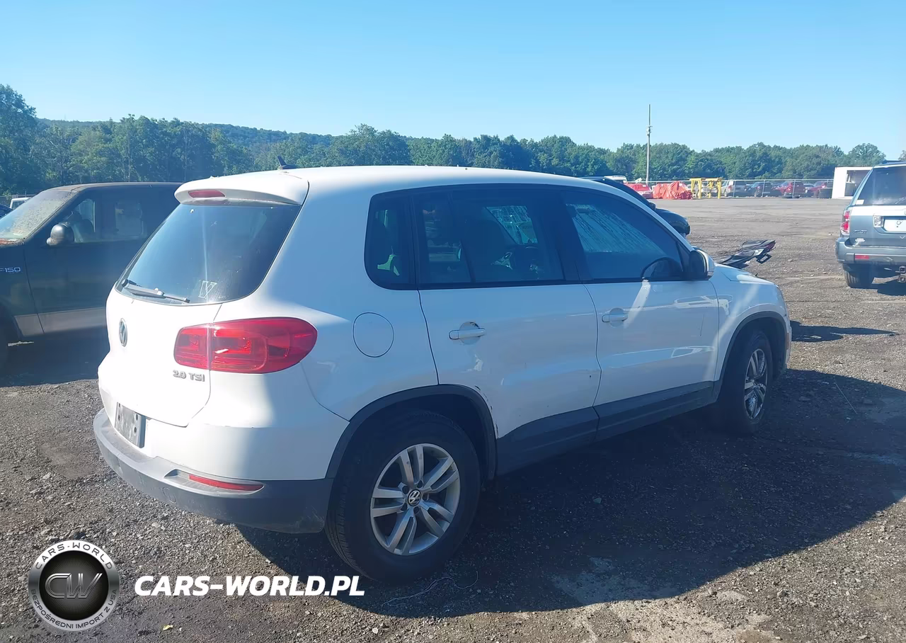 2012 Volkswagen Tiguan Le VIN:WVGAV7AXXCW578582 - 4