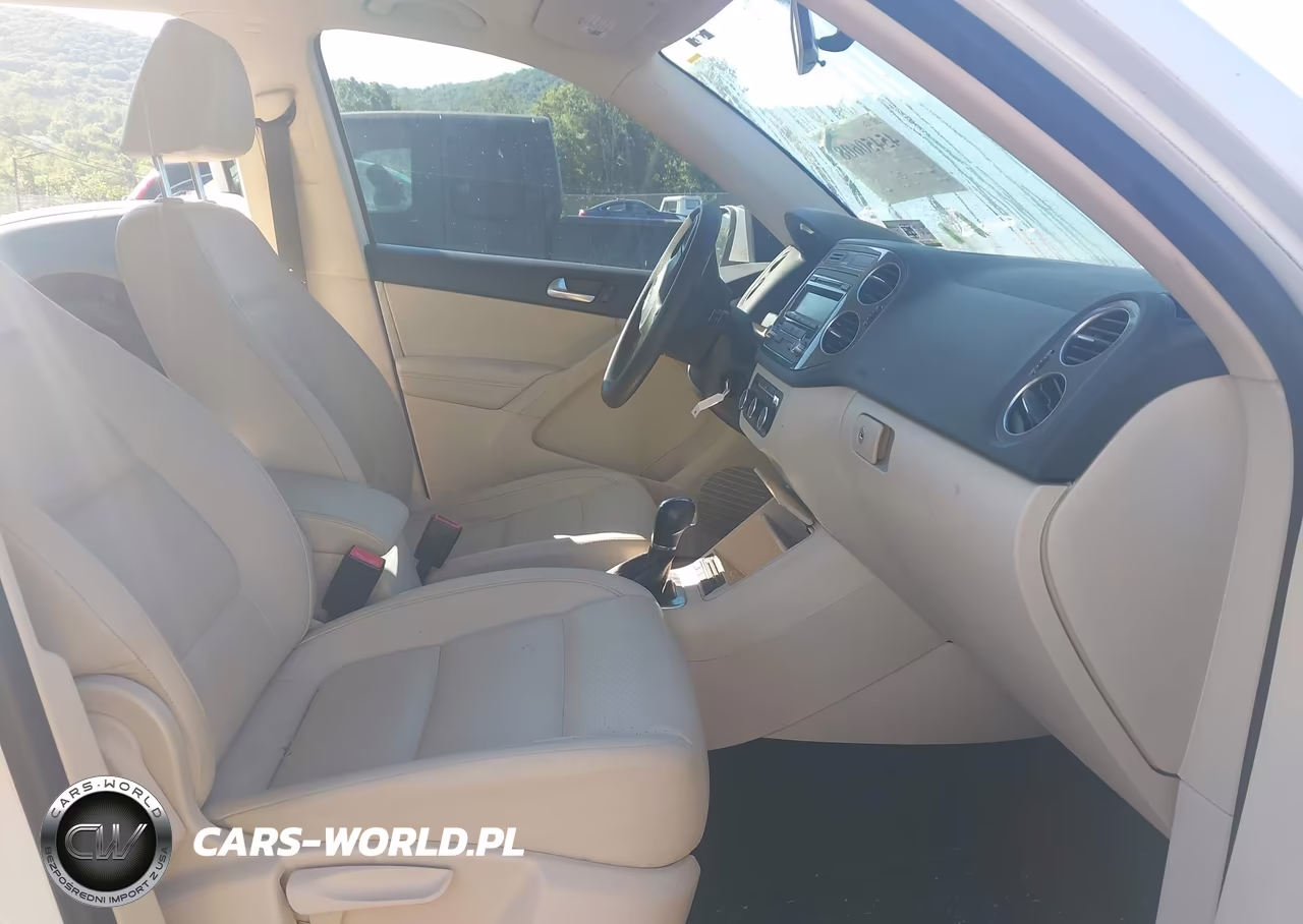 2012 Volkswagen Tiguan Le VIN:WVGAV7AXXCW578582 - 5