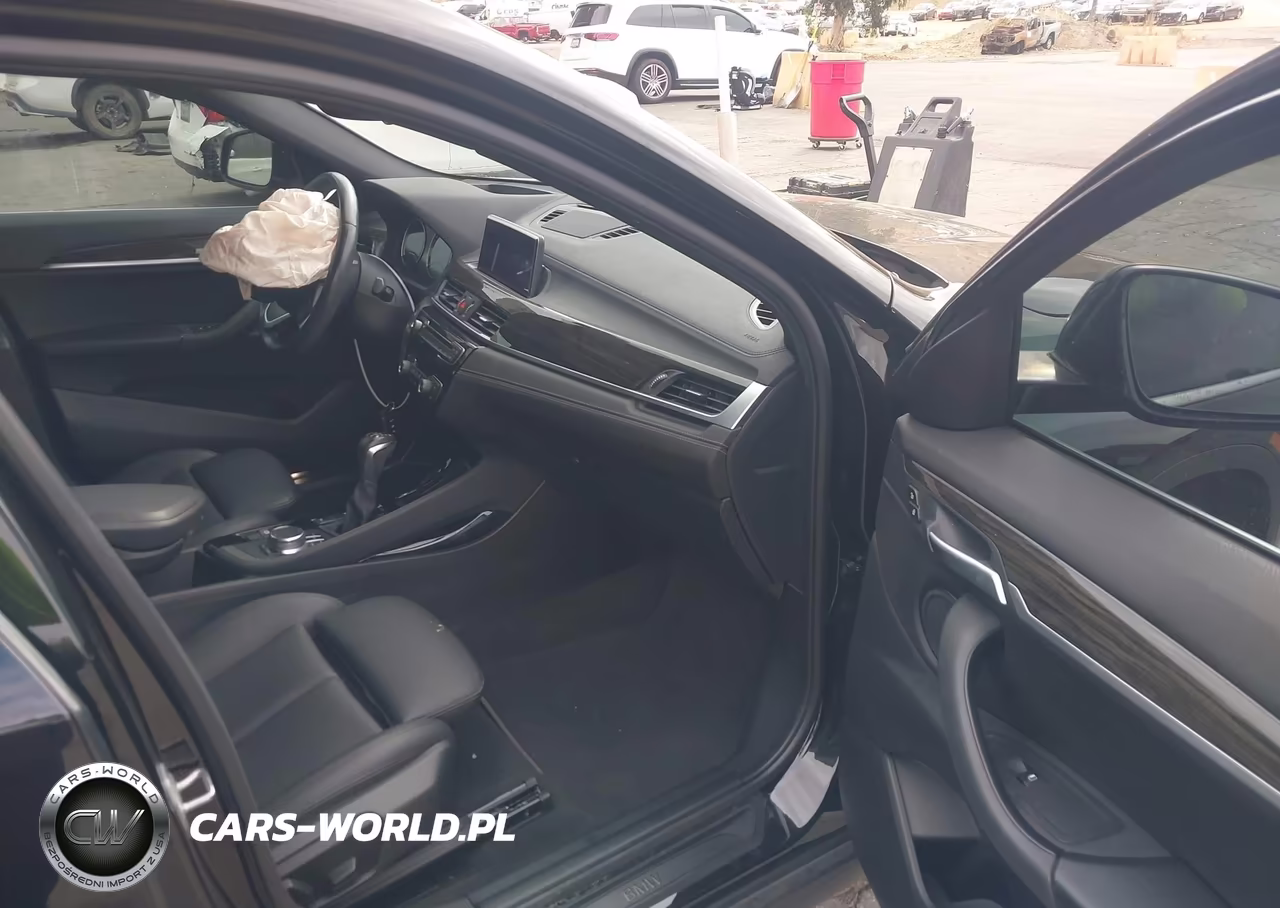 2018 BMW X2 xDrive28I VIN:WBXYJ5C35JEF72050 - 5